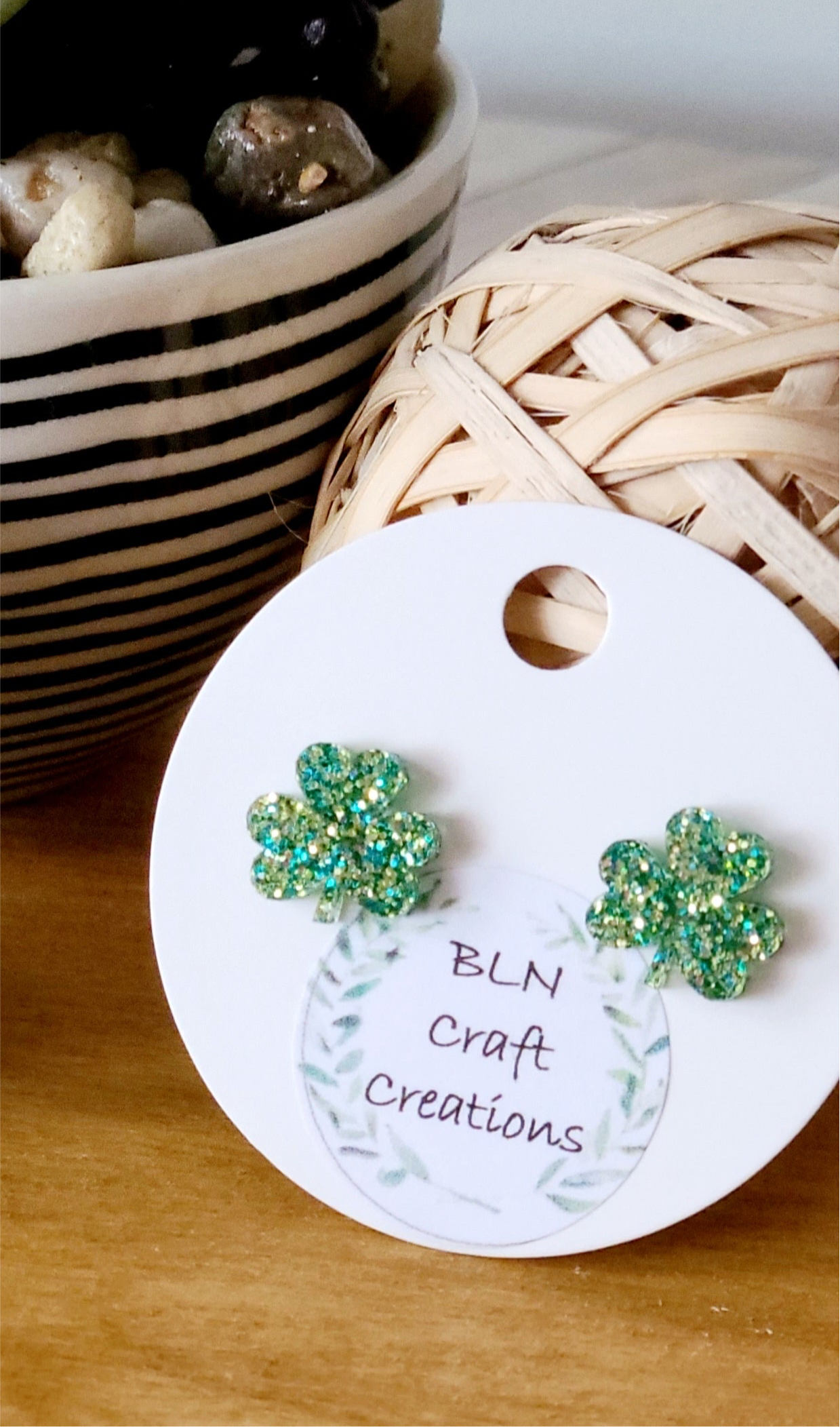 Clover stud earrings