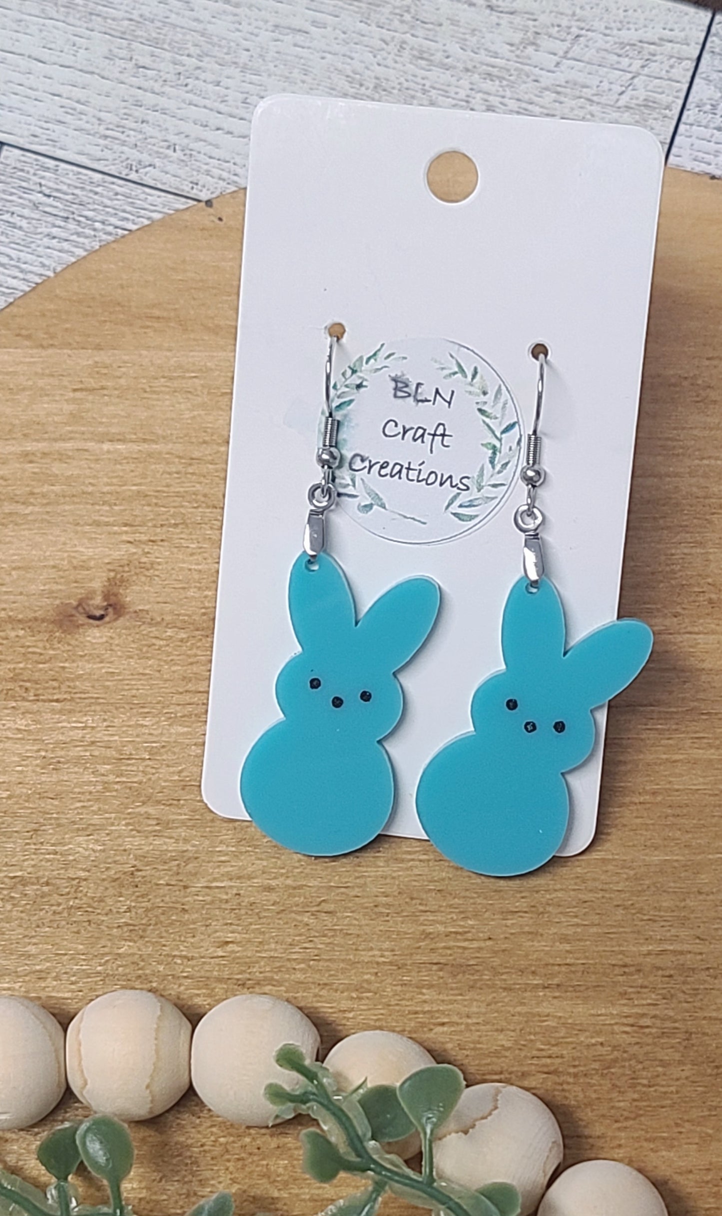 Peep acrylic earrings