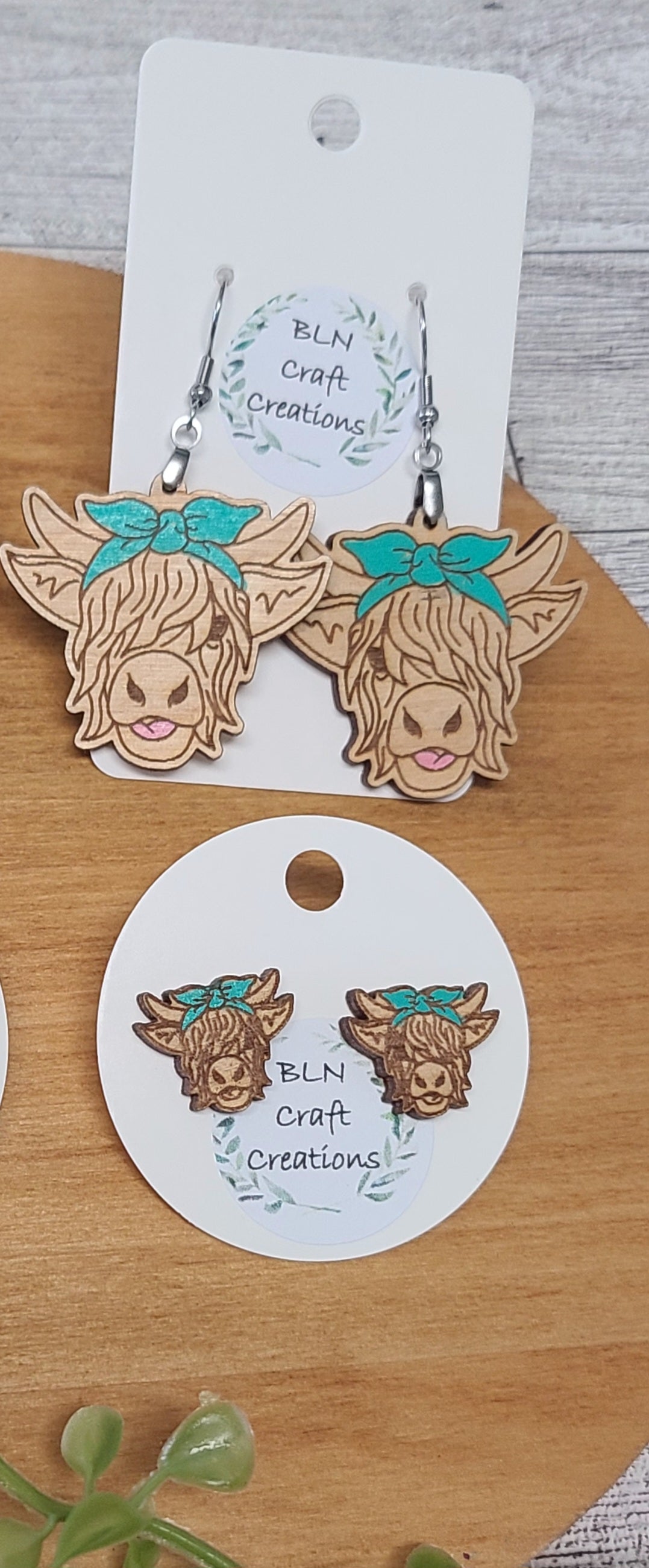 Highland cow with bow earrings