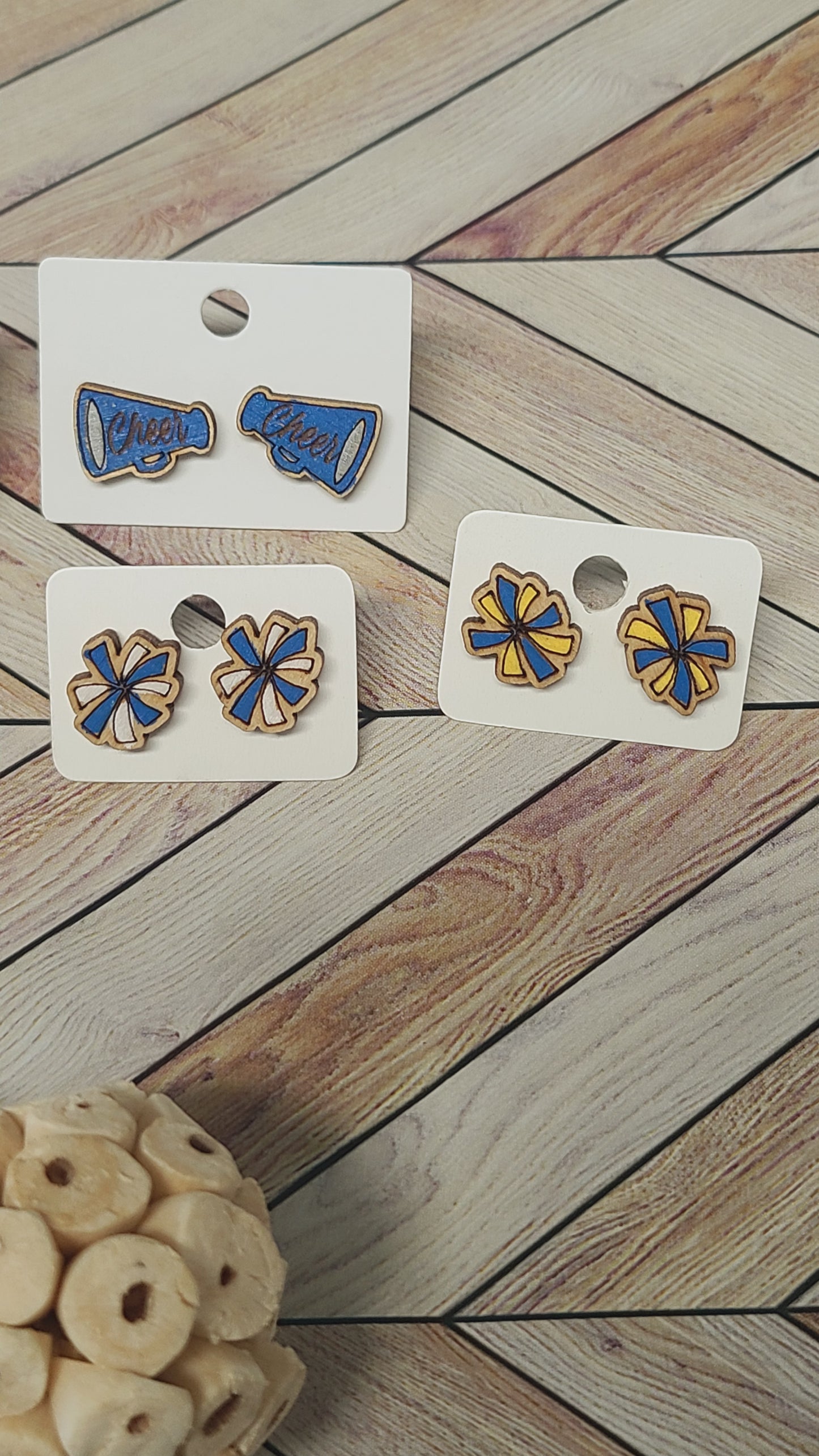 Cheer stud earrings