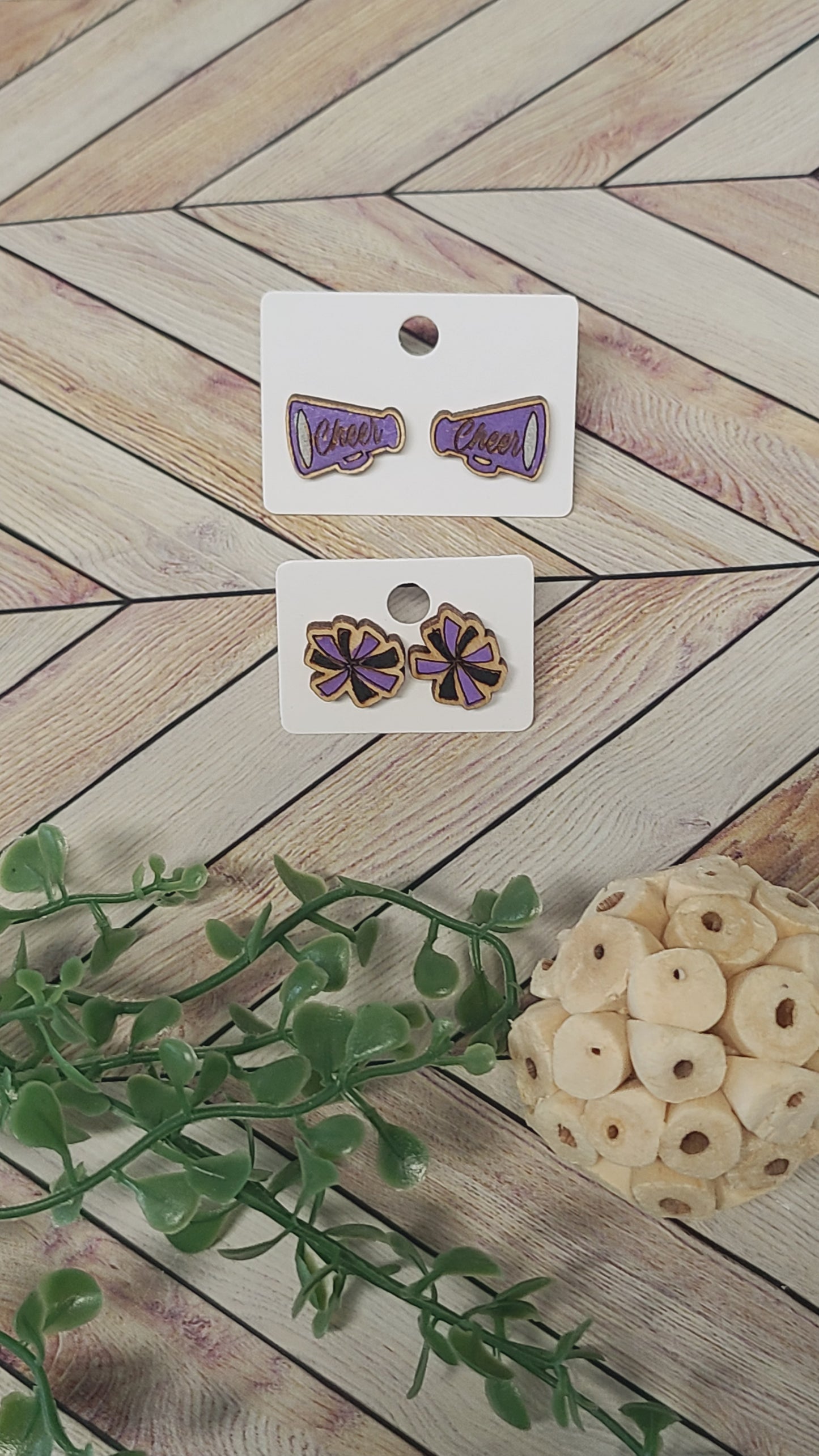 Cheer stud earrings