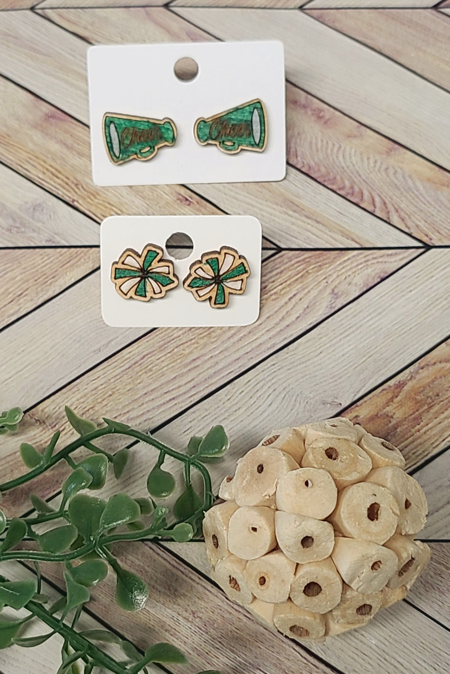 Cheer stud earrings