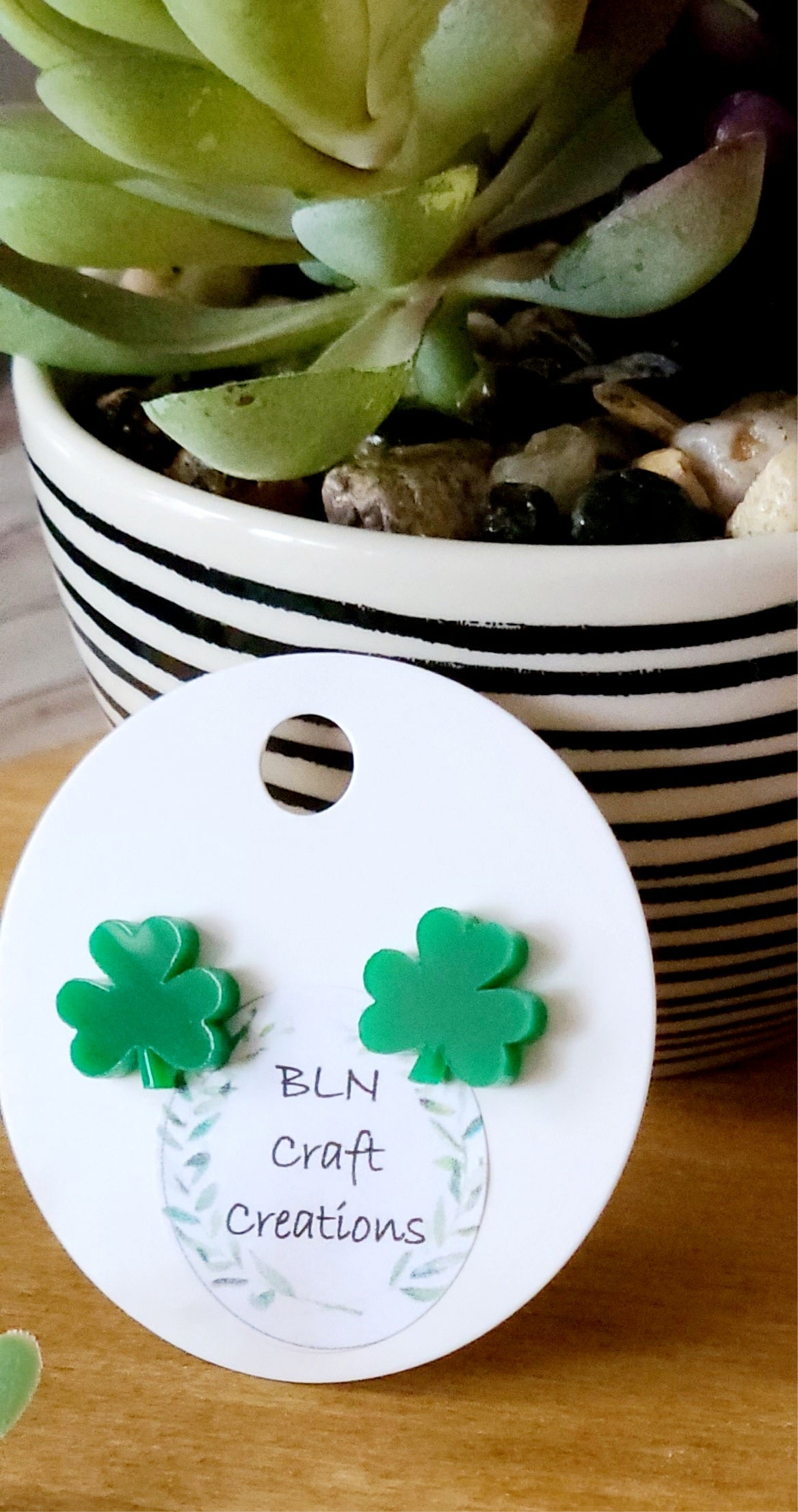 Clover stud earrings