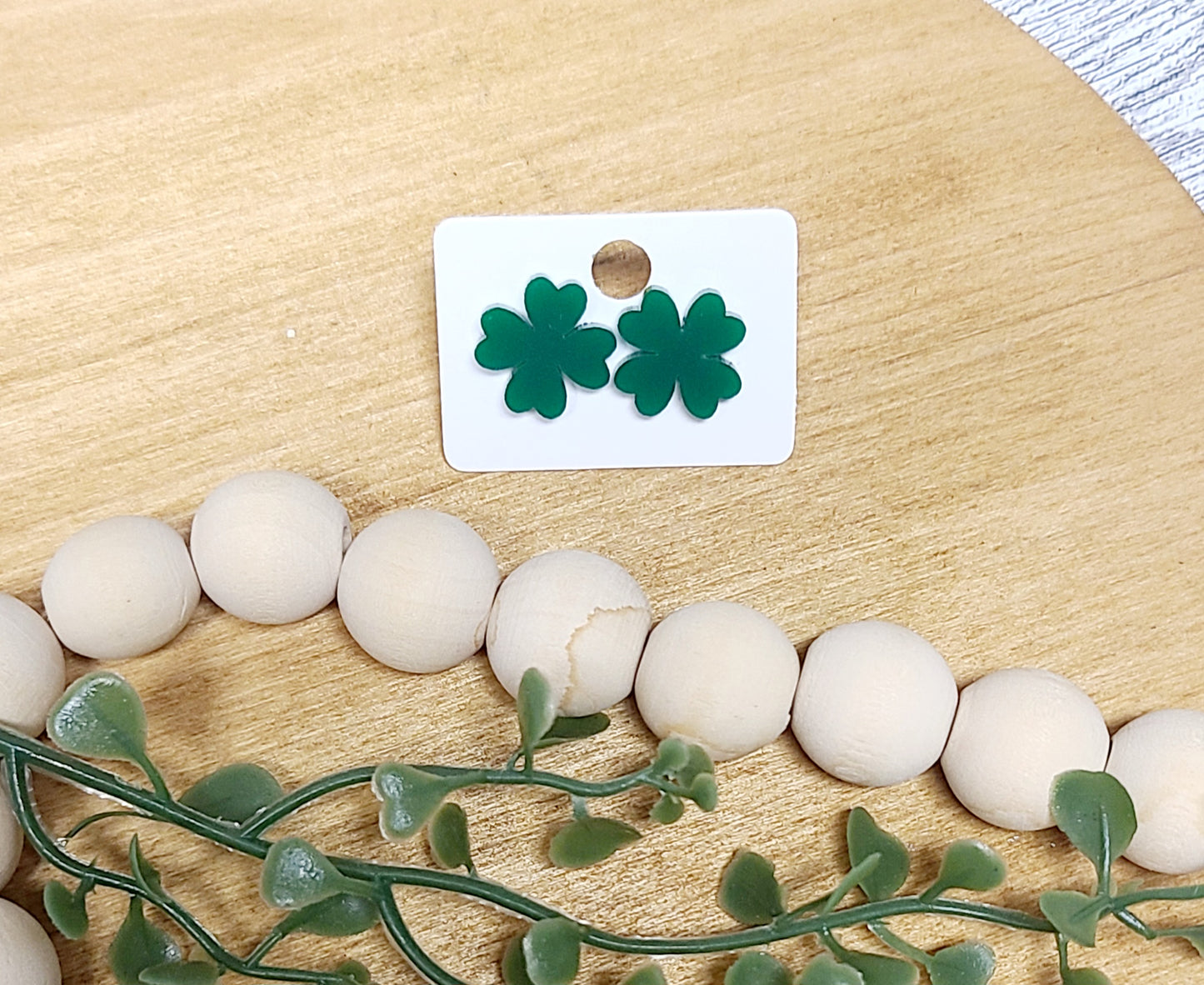 Clover stud earrings